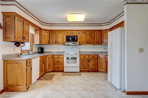 6008 Ford Rd, Elyria, OH 44035 photo 2