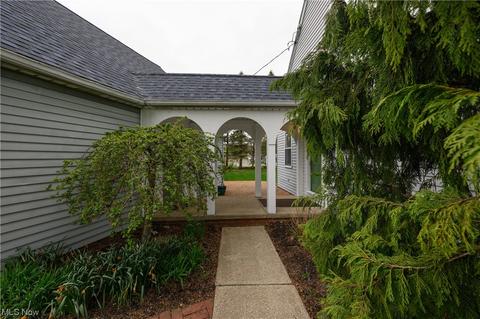 2285 Diamond St NE, Canton, OH 44721 photo 4