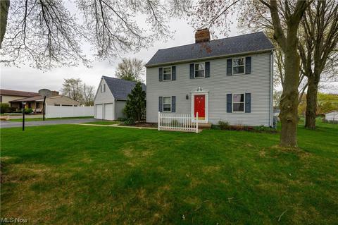 2285 Diamond St NE, Canton, OH 44721 photo 1