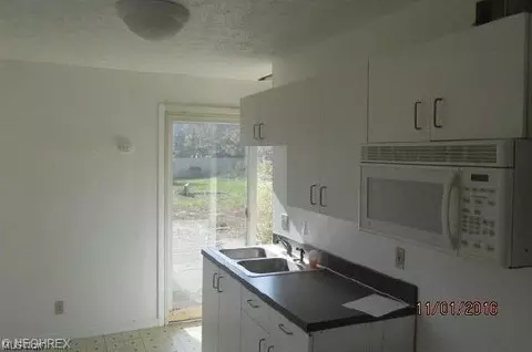 2230 E 41st St, Lorain, OH 44055 photo 4