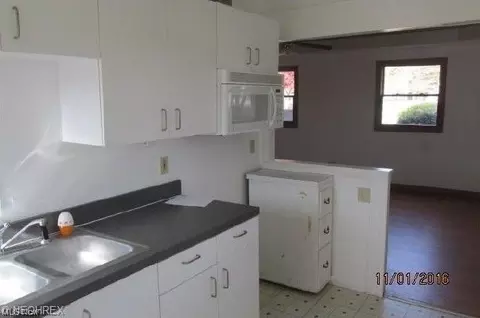 2230 E 41st St, Lorain, OH 44055 photo 3
