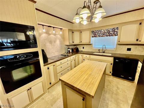 3232 Lincoln St E, Canton, OH 44707 photo 8