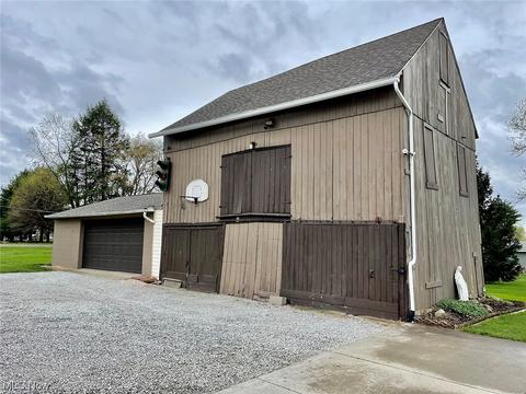 3232 Lincoln St E, Canton, OH 44707 photo 4