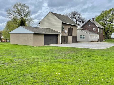 3232 Lincoln St E, Canton, OH 44707 photo 2