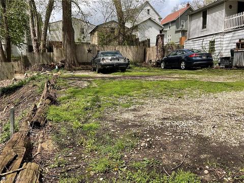 960 Sawyer Ave, Akron, OH 44310 photo 4