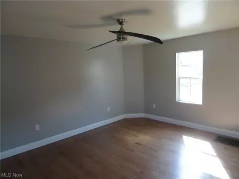 511 Knowles Ln, Chester, WV 26034 photo 6