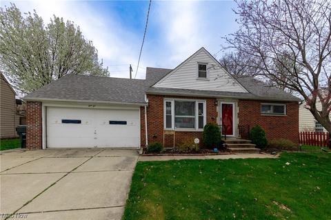 110 E 206th St, Euclid, OH 44123 photo 1