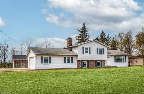 4482 Windfall Rd, Medina, OH 44256