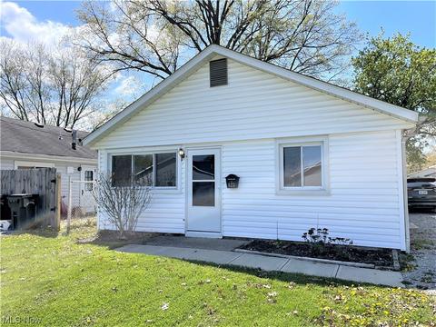 623 S Logan St, Elyria, OH 44035 photo 1