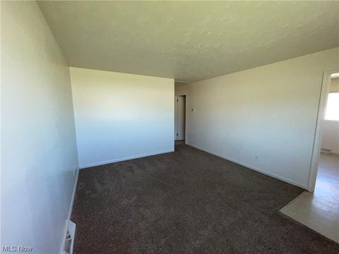 623 S Logan St, Elyria, OH 44035 photo 11