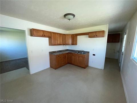 623 S Logan St, Elyria, OH 44035 photo 6