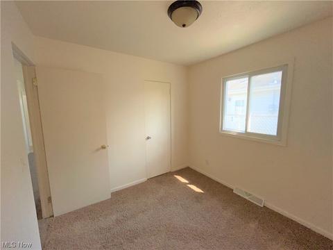 623 S Logan St, Elyria, OH 44035 photo 14