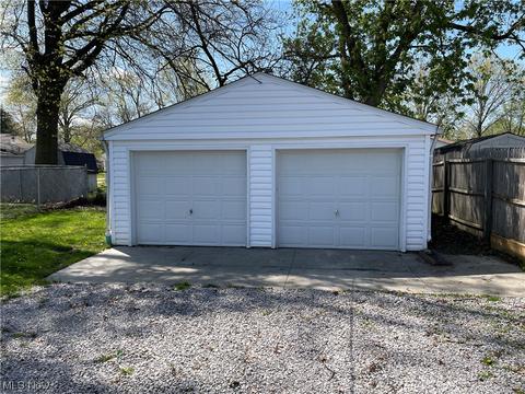 623 S Logan St, Elyria, OH 44035 photo 3