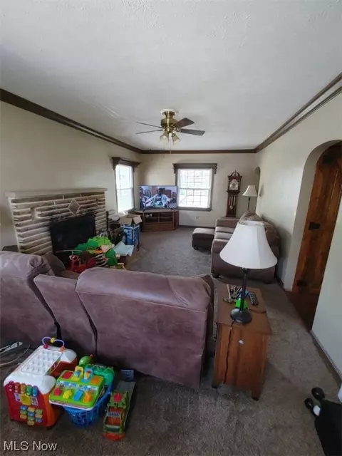 249 Killian Rd, Akron, OH 44319 photo 2