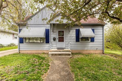 729 Clyde St, Akron, OH 44310 photo 1