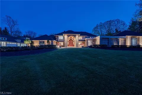 32700 Jackson Rd, Chagrin Falls, OH 44022