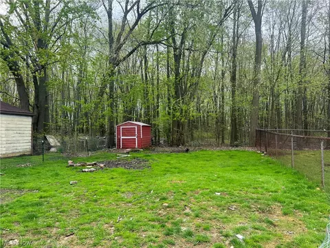 329 Morgan Ave, Elyria, OH 44035 photo 11
