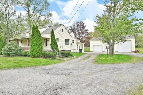 13464 Woodworth Rd, New Springfield, OH 44443