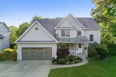 618 Bradley Rd, Bay Village, OH 44140