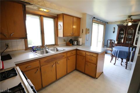 41902 Debra Dr, Elyria, OH 44035 photo 4