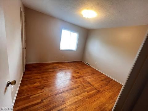 583-585 Evans Ave, Akron, OH 44310 photo 16