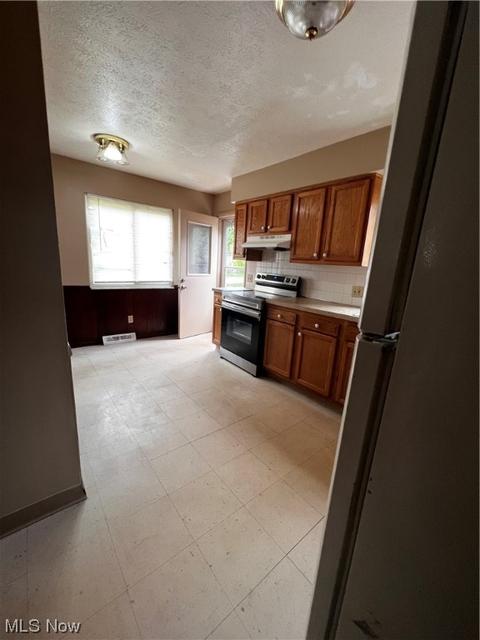 583-585 Evans Ave, Akron, OH 44310 photo 11