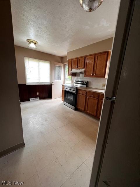 583-585 Evans Ave, Akron, OH 44310 photo 10