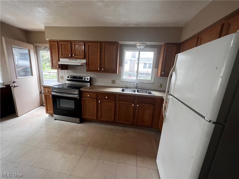 583-585 Evans Ave, Akron, OH 44310 photo 9