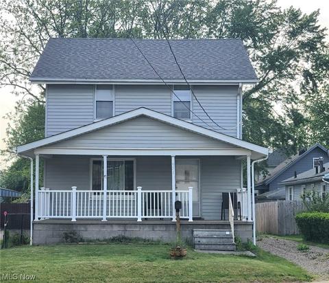 651 Dan St, Akron, OH 44310 photo 1