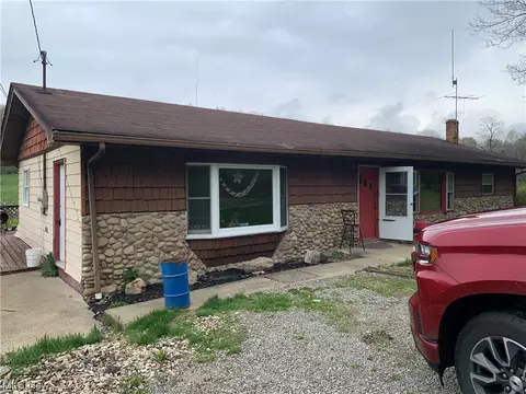 17934 Mccormick Run Rd, Salineville, OH 43945