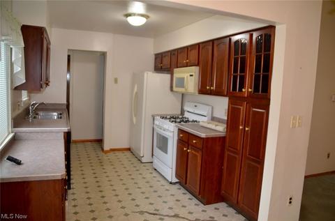 2046 E 41st St, Lorain, OH 44055 photo 13