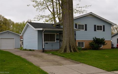 2046 E 41st St, Lorain, OH 44055 photo 2
