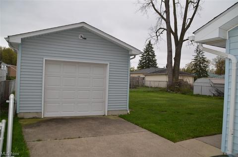 2046 E 41st St, Lorain, OH 44055 photo 6