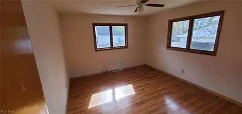 14904 Summit Ave, Maple Heights, OH 44137 photo 11