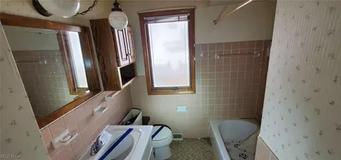 14904 Summit Ave, Maple Heights, OH 44137 photo 8