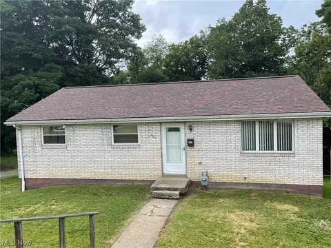 135 S Sycamore St, Mingo Junction, OH 43938