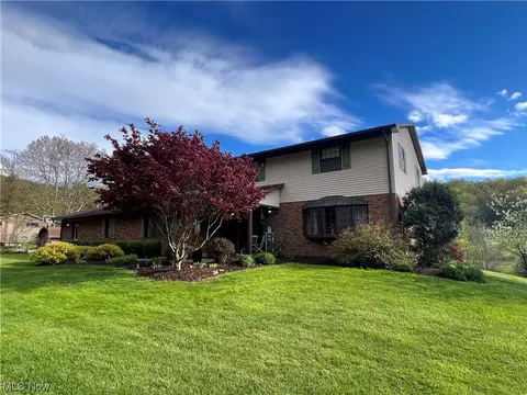 6498 Wolf Run Rd SE, Dennison, OH 44621 photo 2