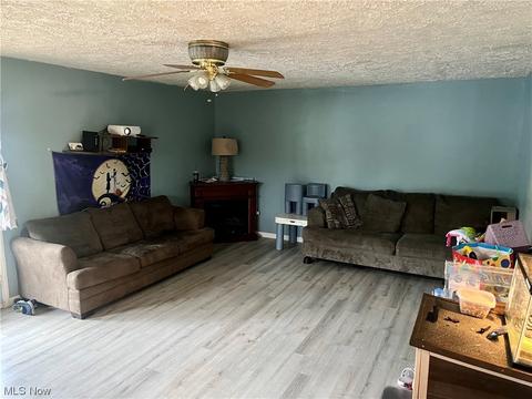 716 Elm St, Belpre, OH 45714 photo 9