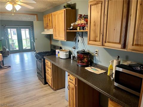 716 Elm St, Belpre, OH 45714 photo 7