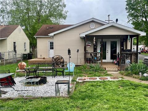 716 Elm St, Belpre, OH 45714 photo 3