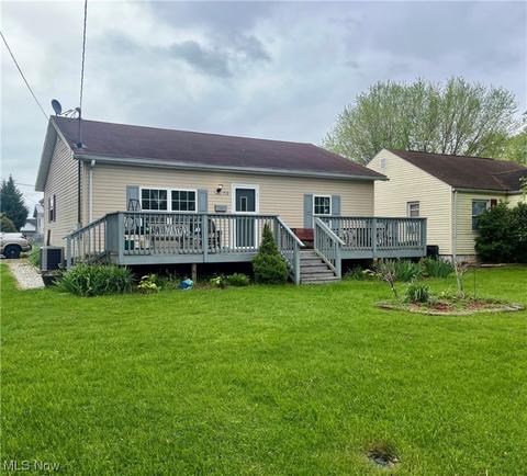 716 Elm St, Belpre, OH 45714 photo 1