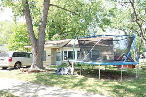 357 Celtic St, Akron, OH 44314 photo 6