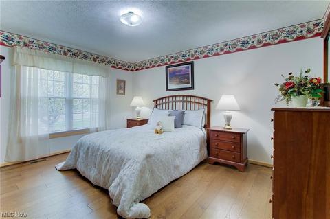 8248 Emerald Ave NE, Canton, OH 44721 photo 19