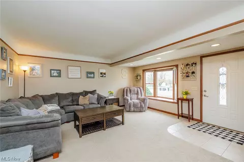 6312 Dora Blvd, Independence, OH 44131 photo 2