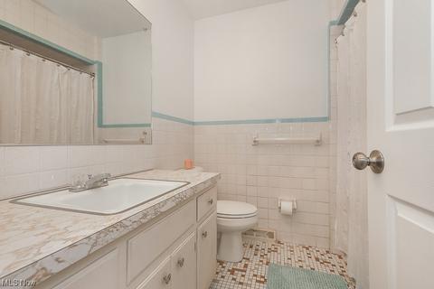 5911 Northview Dr, Seven Hills, OH 44131 photo 14