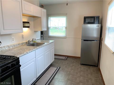 174 Beebe Ave, Elyria, OH 44035 photo 5