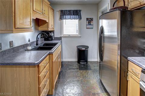 5709 Ackley Rd, Parma, OH 44129 photo 4