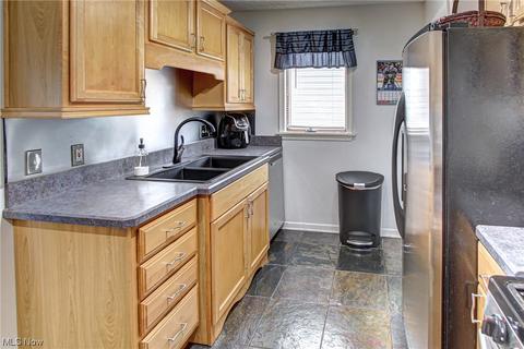 5709 Ackley Rd, Parma, OH 44129 photo 3