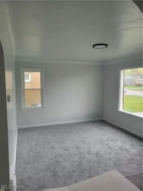 751 E 260 St E, Euclid, OH 44123 photo 8