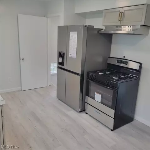 751 E 260 St E, Euclid, OH 44123 photo 6